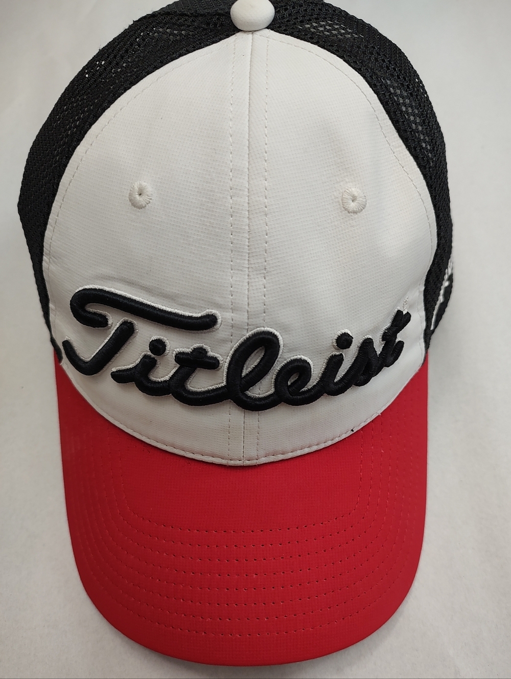 Titleist Pro V1 FJ Hat/Cap Snap Back Mens 1 Sz Red White Trucker Mesh Golf VGUC
